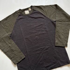 Horny Toad Gray - Blue & green textured long sleeve T-Shirt.  Mens medium